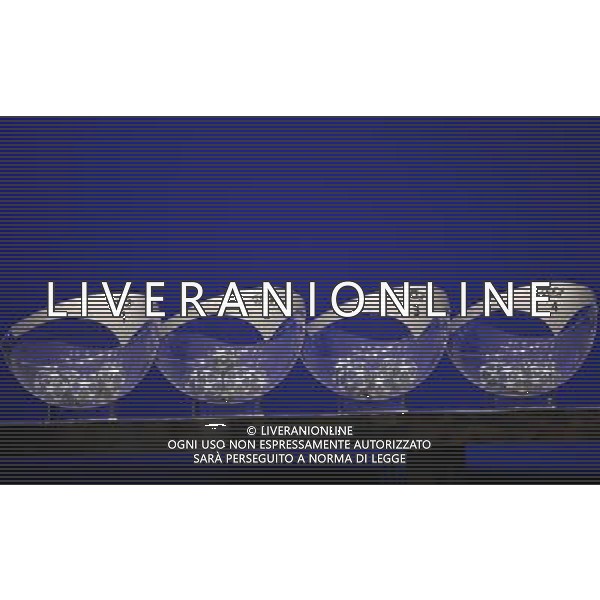 Montecarlo Monaco 30/08/2007 sorteggi champions league 2007/08 nella foto le urne ph marco luzzani/ag aldo liverani s.a.s.