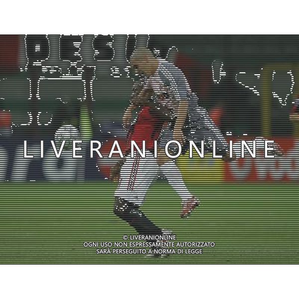 Milano 18 settembre 2007 Milan - Benfica champions league 2007/2008 nella foto: seedorf e maxi pereira foto Luzzani / Ag. Aldo Liverani