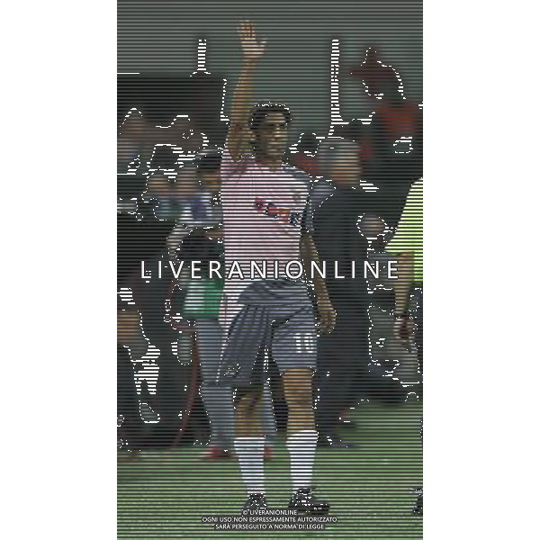 Milano 18 settembre 2007 Milan - Benfica champions league 2007/2008 nella foto: rui costa esce tra l\' ovazione del pubblico foto Luzzani / Ag. Aldo Liverani