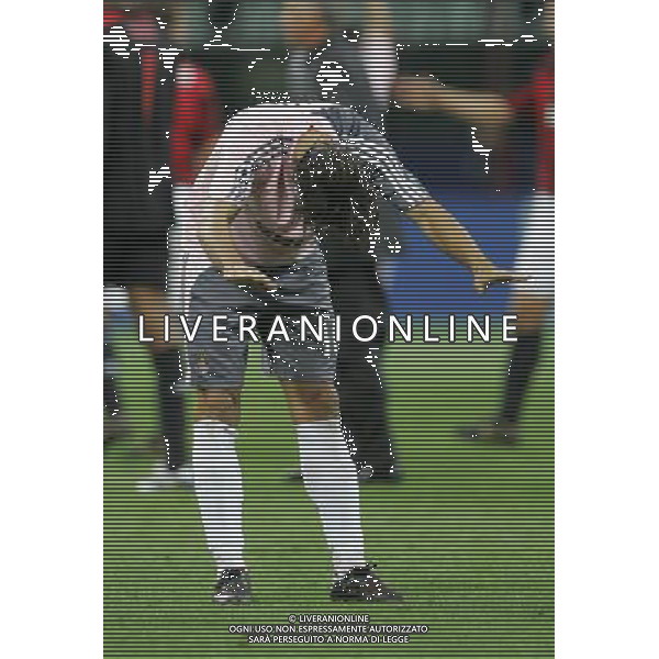 Milano 18 settembre 2007 Milan - Benfica champions league 2007/2008 nella foto: rui costa si inchina alla curva foto Luzzani / Ag. Aldo Liverani