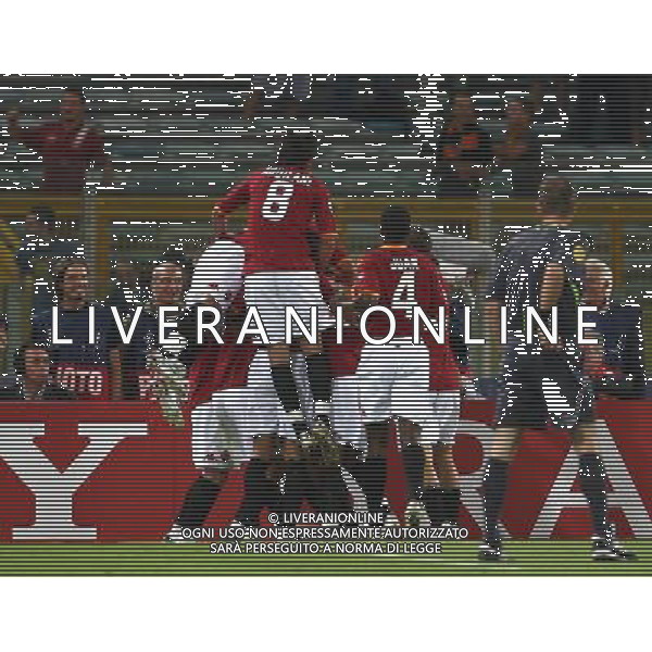 Roma 19 settembre 2007 Roma-Dinamo Kiev champions league 2007/2008 nella foto: esultanza dopo il gol di simone perrotta foto Corradetti / Ag. Aldo Liverani