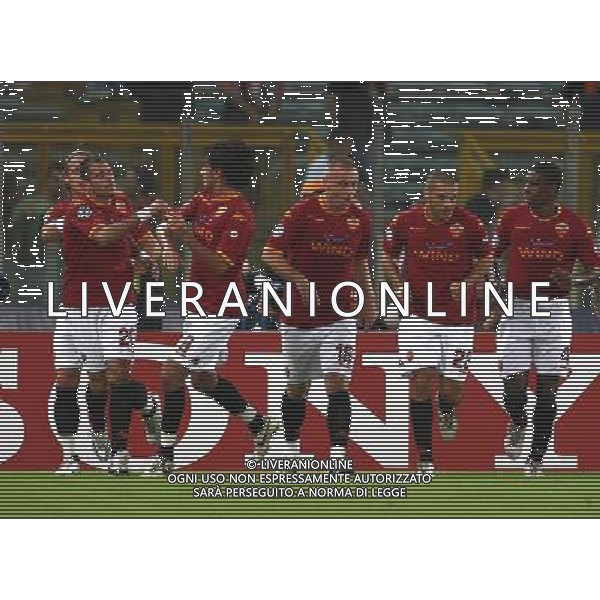 Roma 19 settembre 2007 Roma-Dinamo Kiev champions league 2007/2008 nella foto: esultanza dopo il gol di simone perrotta foto Corradetti / Ag. Aldo Liverani