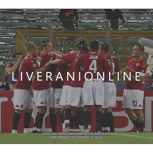Roma 19 settembre 2007 Roma-Dinamo Kiev champions league 2007/2008 nella foto: esultanza dopo il gol di simone perrotta foto Corradetti / Ag. Aldo Liverani