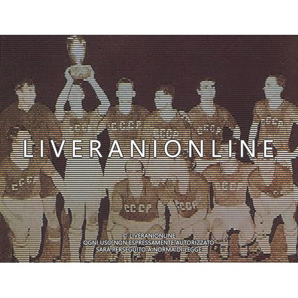 FORMAZIONE DELLA RUSSIA URSS VINCITRICE DEGLI EUROPEI DI CALCIO 1960 PH GPG/AG. ALDO LIVERANI SAS =============================== ATTENTION THIS PICTURES IS ONLY FOR ITALIAN MARKET =============================== 