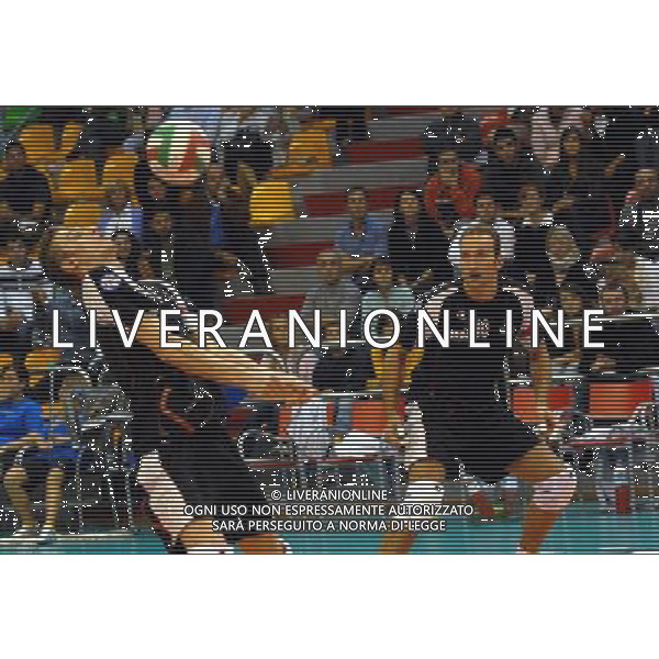 MILANO 30/9/2007 PALALIDO CAMPIONATO ITALIANO VOLLEY 20007/2008 SPARKLEY VOLLEY MILANO-PRISMA TARANTO NELLA FOTO LA RICEZIONE DI GUILLAUME SAMICA FOTO MARIO ROMANO/AG ALDO LIVERANI