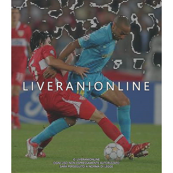firo Fussball , 02.10.2007 Fu§ball Championsleague Saison 2007/2008 VFB Stuttgart - FC Barcelona , Aktion mit Tasci , VFB , HENRY, Barca Es gelten unsere AGB, einsehbar auf www.firosportphoto.de copyright by firo sportphoto: Pfefferackerstr. 2aÊ 45894 Gelsenkirchen www.firosportphoto.de mail@firosportphoto.de (Volksbank Bochum-Witten) BLZ.: 430 601 29 Kt. Nr.: 341 117 100 Tel:Ê 0209 - 9304402 Fax:Ê 0209 - 9304443 ag aldol iverani