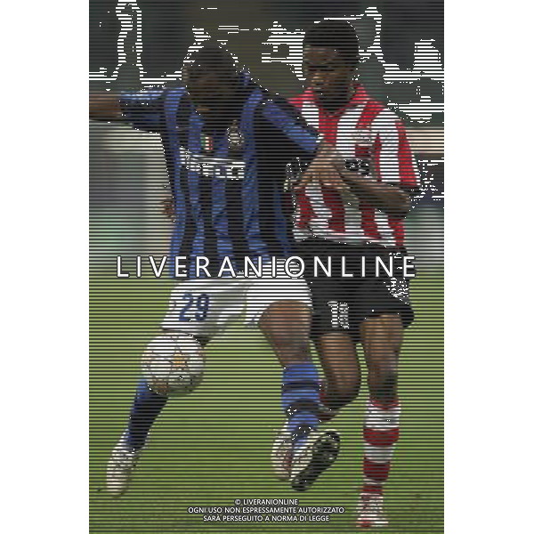 Inter - Psv Eindhoven Champions League 02/10/2007 nella foto david suazo e addo ph luzzani/Ag. Aldo Liverani Sas