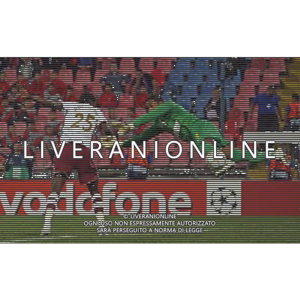 Steaua Bucarest - Arsenal, Champions League, Group H, Steaua Stadium Bucharest Romania 02/10/2007 nella foto Robinson Zapata in parata su Emmanuel Adebayor Picture by Ian Kington(IPS PHOTO AGENCY)/Ag. Aldo Liverani Sas 