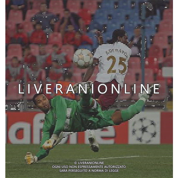 Steaua Bucarest - Arsenal, Champions League, Group H, Steaua Stadium Bucharest Romania 02/10/2007 nella foto Robinson Zapata in parata su Emmanuel Adebayor Picture by Ian Kington(IPS PHOTO AGENCY)/Ag. Aldo Liverani Sas 