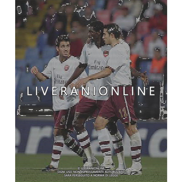 Steaua Bucarest - Arsenal, Champions League, Group H, Steaua Stadium Bucharest Romania 02/10/2007 nella foto esultanza dopo il gol di Robin van Persie del 0-1 Picture by Ian Kington(IPS PHOTO AGENCY)/Ag. Aldo Liverani Sas 