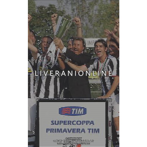 Inter - Juventus Supercoppa Tim Primavera 03/10/2007 nella foto la premiazione della juventus ph Luzzani/Ag. Aldo Liverani Sas