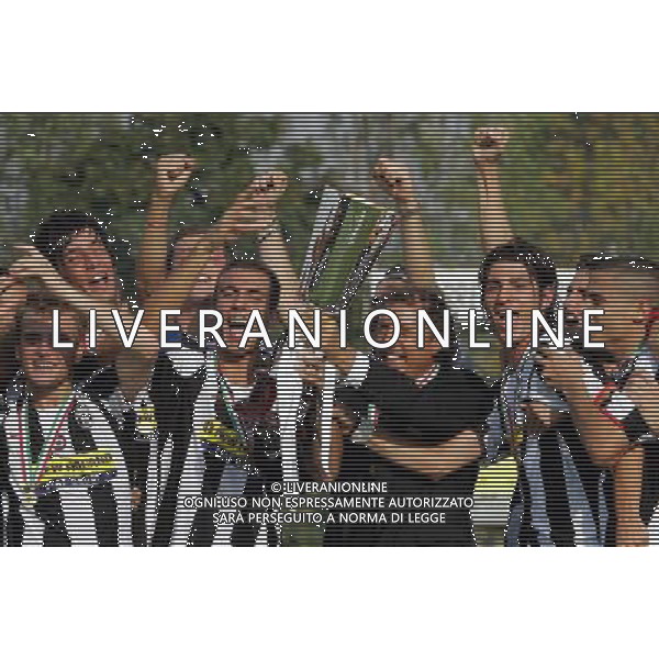 Inter - Juventus Supercoppa Tim Primavera 03/10/2007 nella foto la premiazione della juventus ph Luzzani/Ag. Aldo Liverani Sas