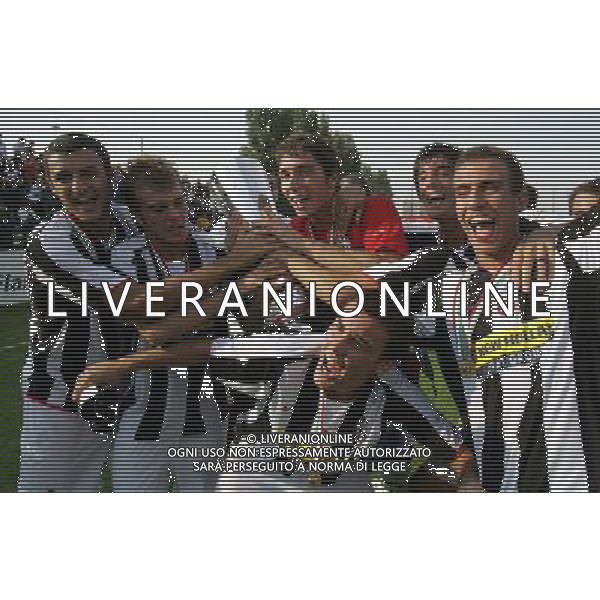 Inter - Juventus Supercoppa Tim Primavera 03/10/2007 nella foto festeggiamenti a fine partita dei giocatori della juventus con la Coppa ph Luzzani/Ag. Aldo Liverani Sas