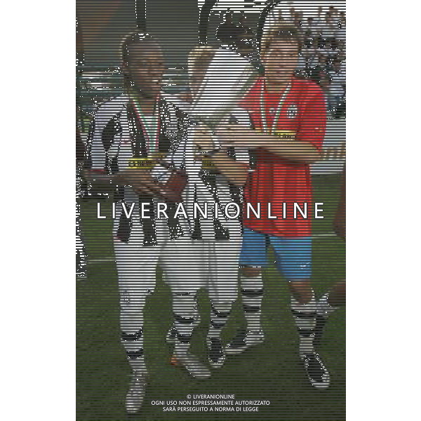 Inter - Juventus Supercoppa Tim Primavera 03/10/2007 nella foto festeggiamenti a fine partita dei giocatori della juventus con la Coppa ph Luzzani/Ag. Aldo Liverani Sas