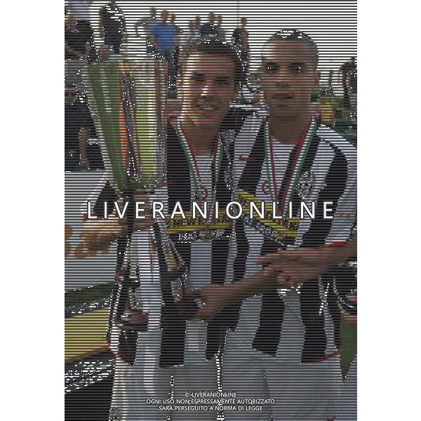 Inter - Juventus Supercoppa Tim Primavera 03/10/2007 nella foto festeggiamenti a fine partita dei giocatori della juventus con la Coppa - pasquato e leta i due realizzatori dei gol con la supercoppa ph Luzzani/Ag. Aldo Liverani Sas