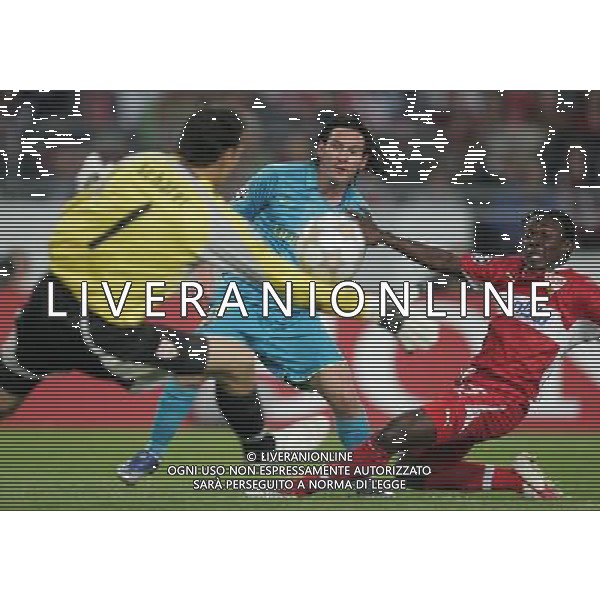 Stoccarda (Germania) 2 ottobre 2007 Stoccarda-Barcellona Champions League 2007/2008 nella foto: Messi Lionel e Boka Arthur foto Andry / Ag. Aldo Liverani