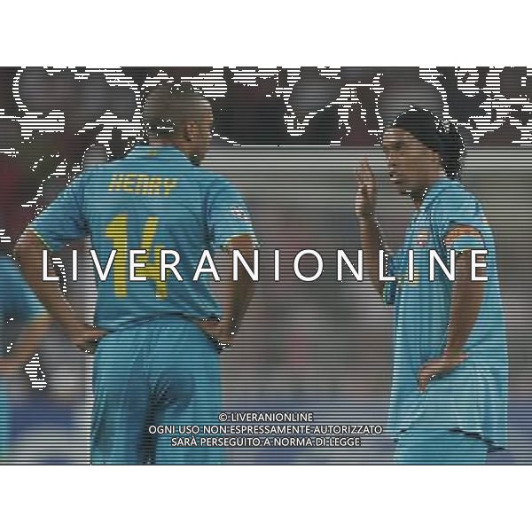 Stoccarda (Germania) 2 ottobre 2007 Stoccarda-Barcellona Champions League 2007/2008 nella foto: Ronaldinho e Henry Thierry foto Andry / Ag. Aldo Liverani