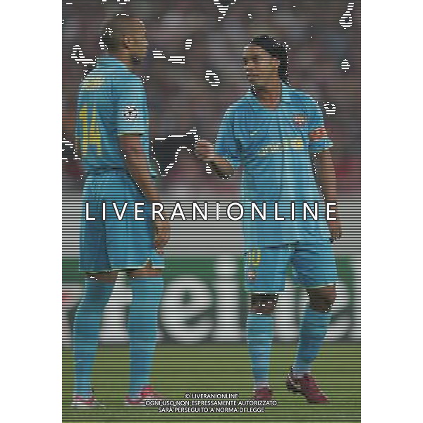 Stoccarda (Germania) 2 ottobre 2007 Stoccarda-Barcellona Champions League 2007/2008 nella foto: Ronaldinho e Henry Thierry foto Andry / Ag. Aldo Liverani