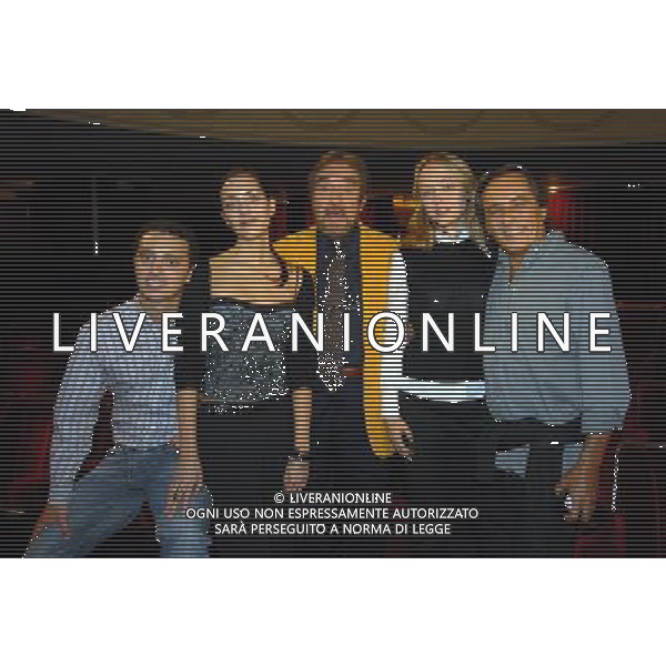 MILANO 8/10/2007 TEATRO MANZONI VIA MANZONI PRESENTAZIONE DELLO SPETTACOLO: -SARTO PER SIGNORA- NELLA FOTO GIOVANNI PROSPERI, DESIREE GIORGETTI, ANDREA BRAMBILLA (GASPARE), MARIANNA DAL COLLO E NINO FORMICA (ZUZZURRO) Ph MARIO ROMANO/AG ALDO LIVERANI