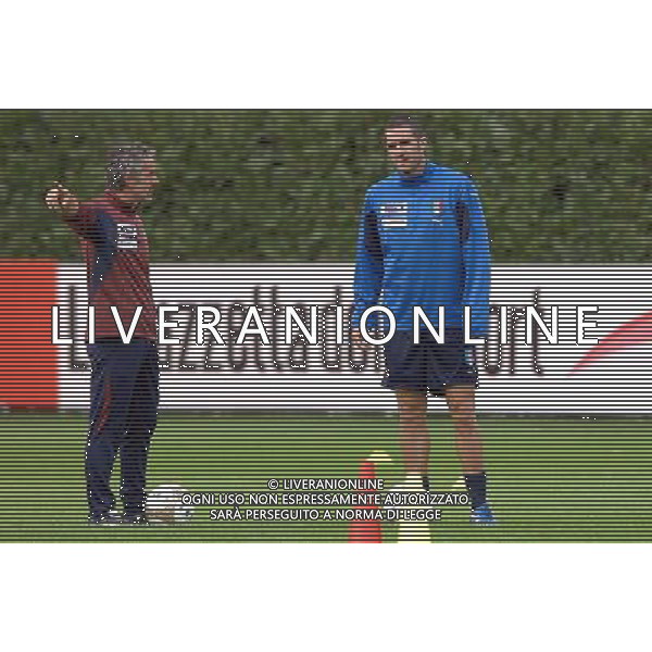 Raduno e Allenamento Nazionale Italiana Coverciano(FI) - 09.10.2007 Nella Foto: Roberto Donadoni con Cristiano Lucarelli Ph.Vitez-Ag. Aldo Liverani