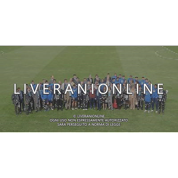 Raduno e Allenamento Nazionale Italiana Coverciano(FI) - 09.10.2007 Nella Foto: il Gruppo dei giocatori con gli sponsor Ph.Vitez-Ag. Aldo Liverani