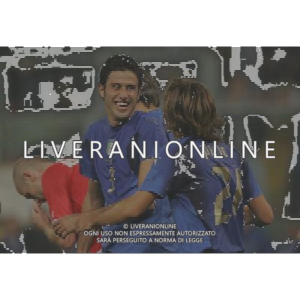 QUALIFICA EUROPEI 2008 ITALIA-GEORGIA NELLA FOTO: GROSSO E I COMPAGNI ESULTANO DOPO IL GOL DI GROSSO PH LUZZANI- AG ALDO LIVERANI