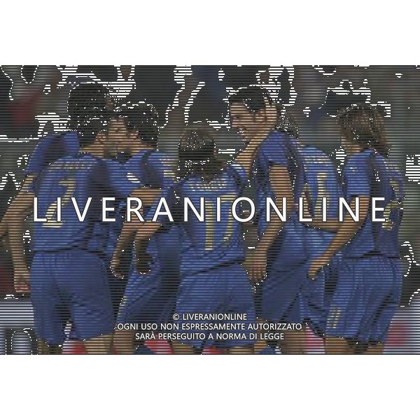 QUALIFICA EUROPEI 2008 ITALIA-GEORGIA NELLA FOTO: GROSSO E I COMPAGNI ESULTANO DOPO IL GOL DI GROSSO PH LUZZANI- AG ALDO LIVERANI