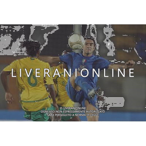 Italia - Sud Africa Amichevole a Siena - 17.10.2007 Nella Foto: Cristiano LUCARELLI E SIBAYA Ph. Ag. Aldo Liverani Sas