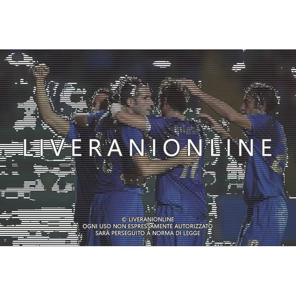 Italia - Sud Africa Amichevole a Siena - 17.10.2007 Nella Foto: ESULTANZA DOPO IL GOL DEL 2-0 DI CRISTIANO LUCARELLI Ph.Vitez-Ag. Aldo Liverani Sas