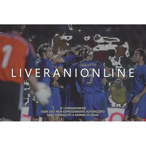 Italia - Sud Africa Amichevole a Siena - 17.10.2007 Nella Foto: ESULTANZA DOPO IL GOL DEL 2-0 DI CRISTIANO LUCARELLI Ph.Vitez-Ag. Aldo Liverani Sas