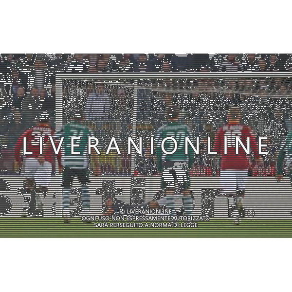 Roma - Stadio Olimpico - 23 / 10 / 2007 - Uefa Champions League 2007/2008 - fase a gironi 3a giornata Gruppo F - Roma Vs Sporting Lisbona (0-0) - nella foto: Il rigore calciato da Mancini ph Corradetti / ag. Aldo Liverani