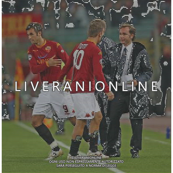 Roma - Sporting Lisbona (2-1) - 23/10/2007 Uefa Champions League 2007/2008 - fase a gironi 3a giornata Gruppo F nella foto: francesco Totti esce e viene sostituito da mirko Vucinic ph Corradetti / ag. Aldo Liverani Sas