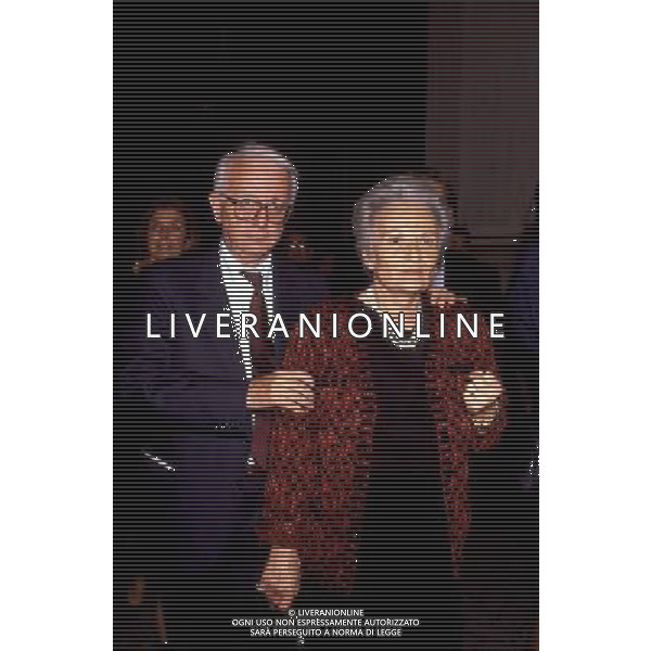 Enzo Biagi Scrittore Giornalista con la moglie Lucia ph archivio Agenzia Aldo Liverani Sas retrospettiva