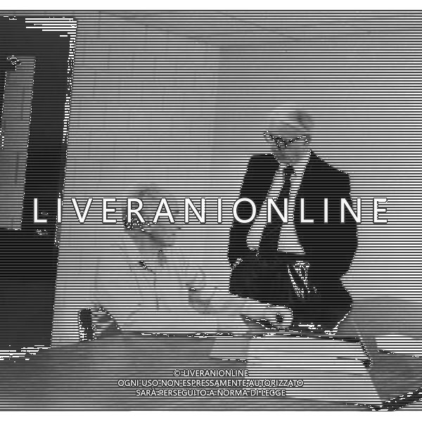 Enzo Biagi Scrittore Giornalista con michele sindona ph archivio Agenzia Aldo Liverani Sas retrospettiva
