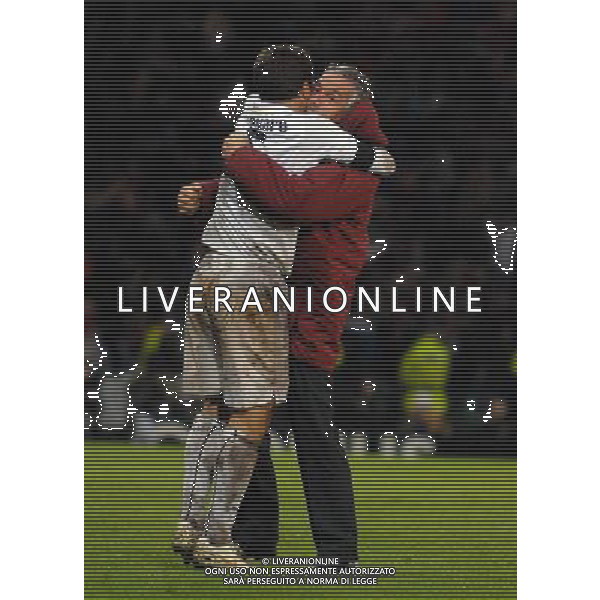 Qualificazioni ai Campionati Europei 2008 Glasgow - 17.11.2007 Scozia-Italia Nella Foto:Roberto Donadoni e Fabio Cannavaro esultano dopo il gol di Panucci /Ph.Vitez-Ag. Aldo Liverani