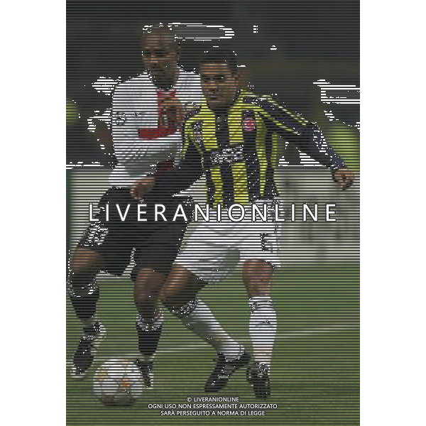 Inter - Fenerbahce Champions League 27/11/2007 nella foto maicon e gokcek vederson ph luzzani/Ag. Aldo Liverani Sas