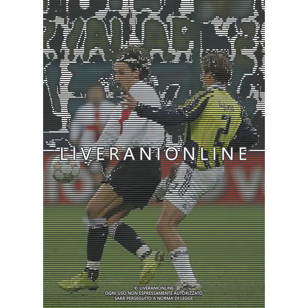 Inter - Fenerbahce Champions League 27/11/2007 nella foto zlatan ibrahimovic e lugano ph luzzani/Ag. Aldo Liverani Sas