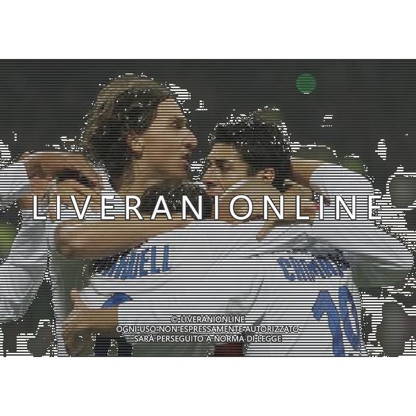 Inter - Fenerbahce Champions League 27/11/2007 nella foto abbracci esultanza dopo il gol di julio cruz del 1-0 ph luzzani/Ag. Aldo Liverani Sas