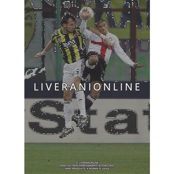 Milano 28/11/2007 Champions League 2007/08 inter-fenerbahce sk 3:0 nella foto cordoba ivan ramiro e aurelio mehmet ph marco luzzani/ag aldo liverani s.a.s.