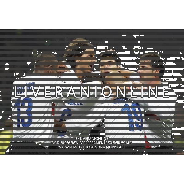 Milano 28/11/2007 Champions League 2007/08 inter-fenerbahce sk 3:0 nella foto julio cruz esulta con i compagni dopo il gol ph marco luzzani/ag aldo liverani s.a.s.