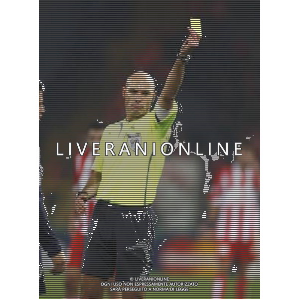 Lazio - Olympiakos 28/11/2007 - Champions League 2007/2008 - fase a gironi 5a giornata Gruppo C - nella foto: L\'arbitro Howard WEBB estrae il cartellino giallo ph Corradetti / ag. Aldo Liverani