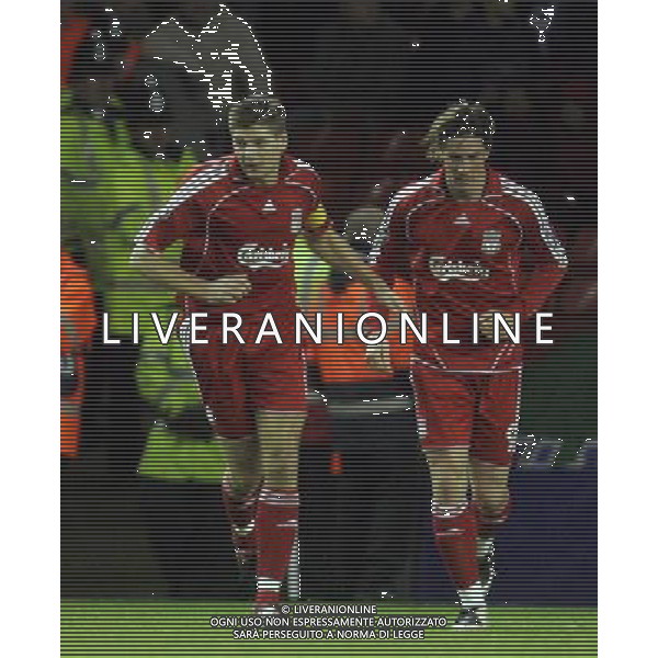 abbracci esultanza dopo il gol di Fernando Torres con Steven Gerrard (captain) Liverpool fc - Porto fc Champions League Group A Anfield in Liverpool (UK) on 28/11/2007 pic MarcelloPozzetti©IPS - Photo Agency/Ag. Aldo Liverani Sas Only Italy - Only for Italian Market