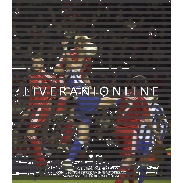 il fallo di mano del rigore di Tarik Sektioui Liverpool fc - Porto fc Champions League Group A Anfield in Liverpool (UK) on 28/11/2007 pic MarcelloPozzetti©IPS - Photo Agency/Ag. Aldo Liverani Sas Only Italy - Only for Italian Market