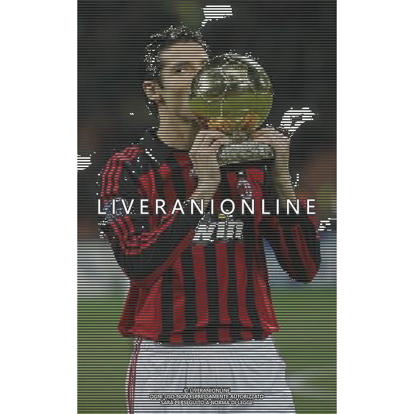 Milan - Celtic Champions League 04/12/2007 nella foto Ricardo Kaka\' con il pallone d\'oro ph luzzani/Ag. Aldo Liverani Sas