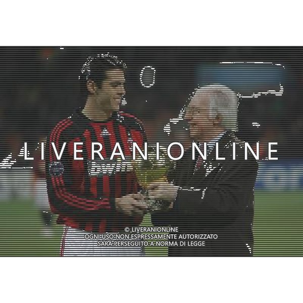Milano 04-12-2007 Champions League 2007/08 milan-celtic 1:0 nella foto kaka con il pallone d\'oro ph marco luzzani/ag aldo liverani s.a.s.