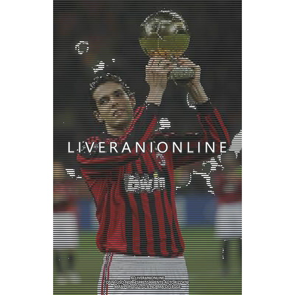 Milano 04-12-2007 Champions League 2007/08 milan-celtic 1:0 nella foto kaka con il pallone d\'oro ph marco luzzani/ag aldo liverani s.a.s.