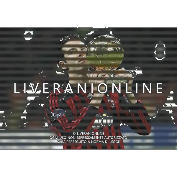 Milano 04-12-2007 Champions League 2007/08 milan-celtic 1:0 nella foto kaka con il pallone d\'oro ph marco luzzani/ag aldo liverani s.a.s.