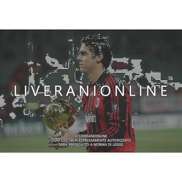 Milano 04-12-2007 Champions League 2007/08 milan-celtic 1:0 nella foto kaka con il pallone d\'oro ph marco luzzani/ag aldo liverani s.a.s.