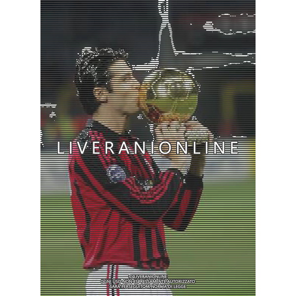 Milan - Celtic Champions League 04/12/2007 nella foto Ricardo Kaka\' con il pallone d\'oro ph Agenzia Aldo Liverani Sas