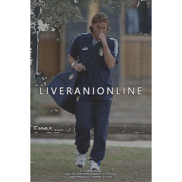 Coverciano (Fi) 07/10/2003 Allenamento della nazionale di calcio Nella foto: Totti Francesco Ph Gianni Nucci/Aldo Liverani